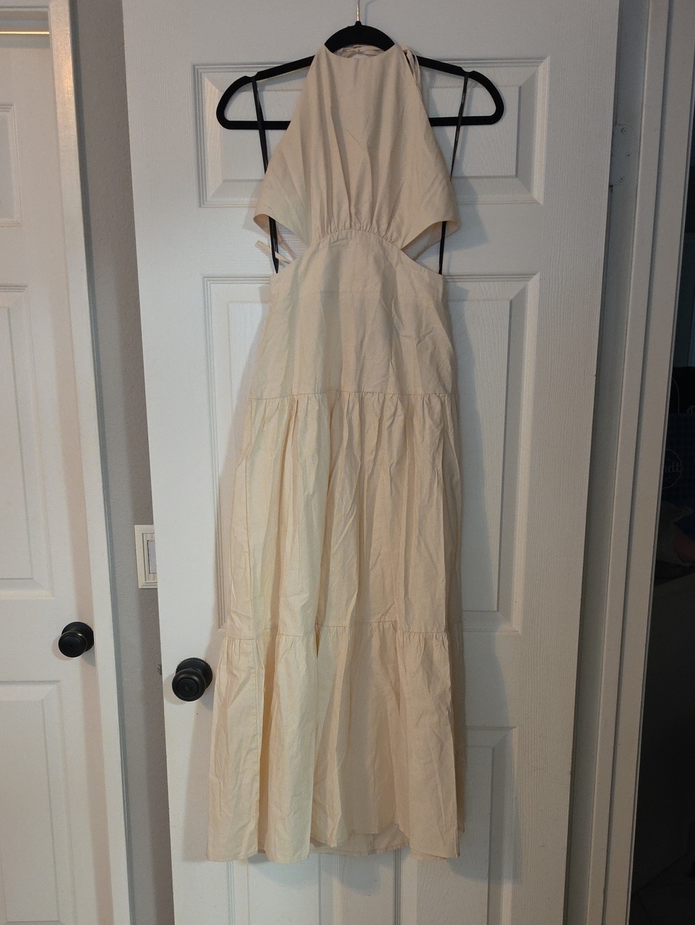 Forever 21 Ivory Halter Tiered Maxi Dress SMALL